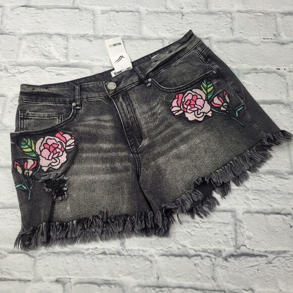 NWT William Rast Embroidered Perfect Denim Shorts size 28 - Picture 1 of 12